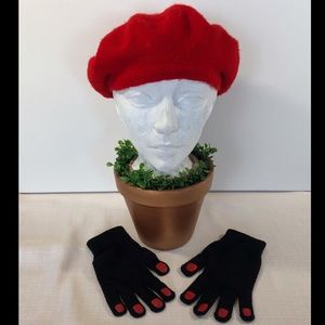 Set of beret and gloves